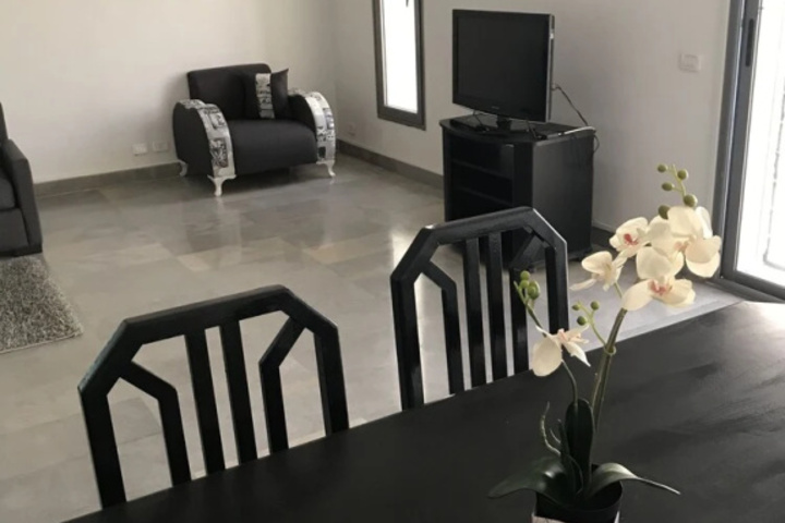 Room 8 of 12
