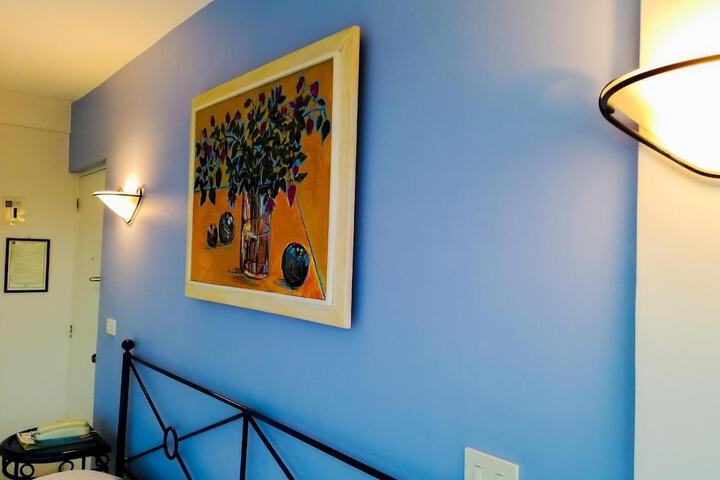 Room 7 of 33