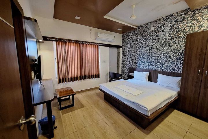 Room 3 of 12