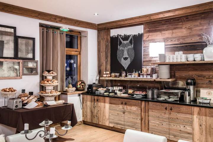Breakfast area