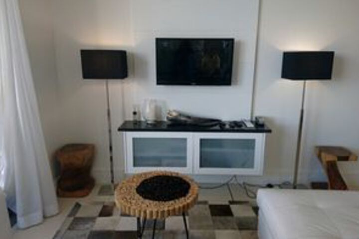 Room 15 of 18