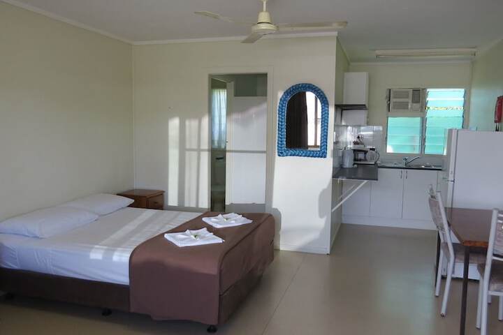 Room 2 of 35