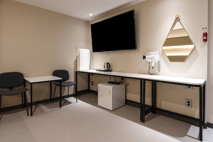 Room 46 of 78