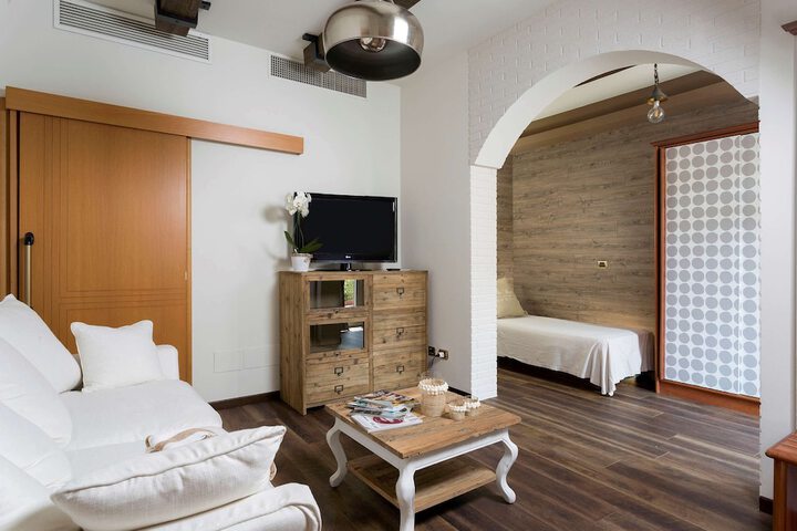 Room 30 of 90