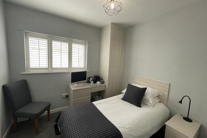 Room 6 of 15