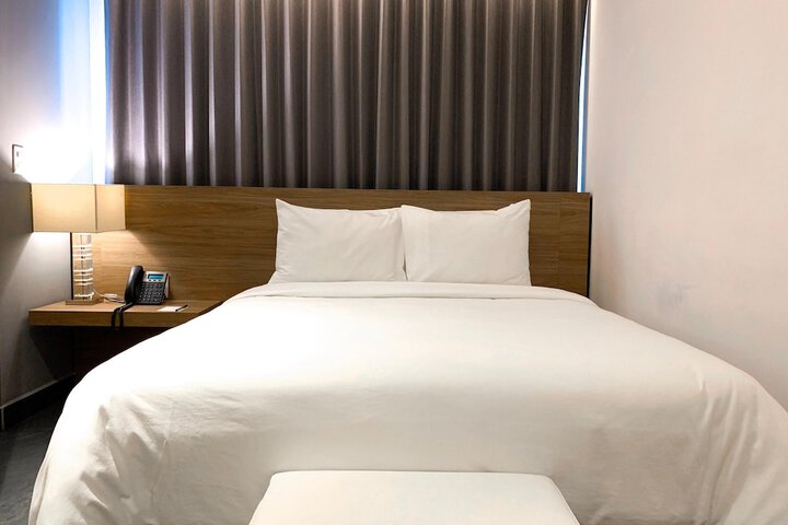 Room 9 of 26