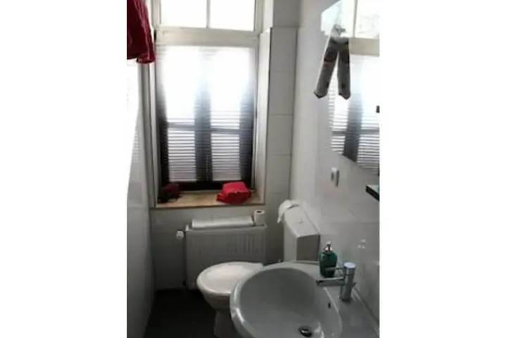 Room 9 of 15