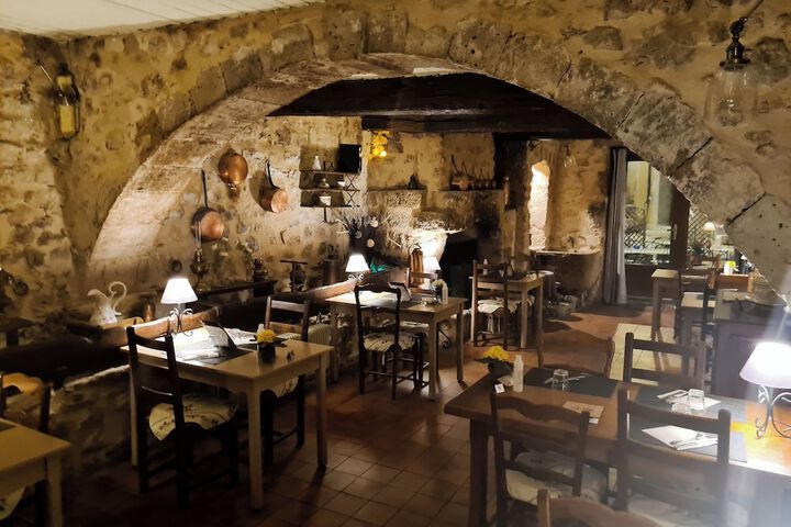 Dining 83 of 111