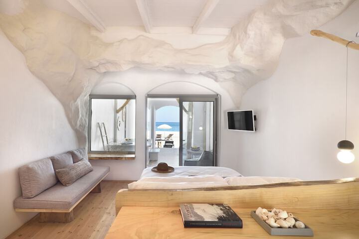 Room 42 of 75