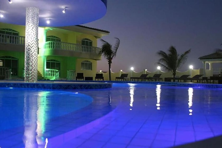 Pool Hotel