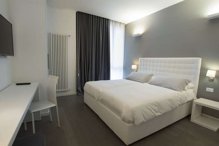 Room 7 of 30