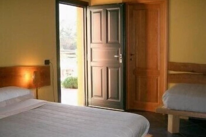 Room 8 of 36