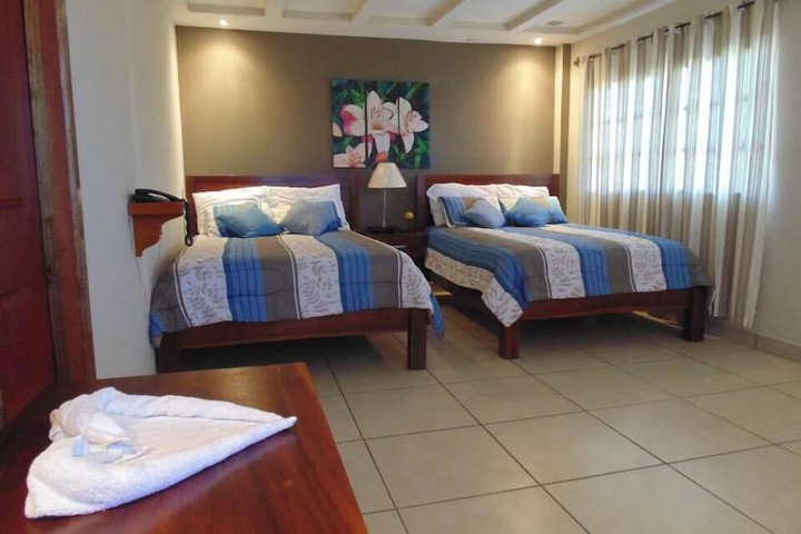Room 4 of 15
