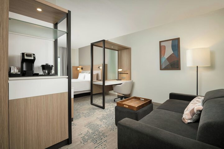 Room 11 of 23