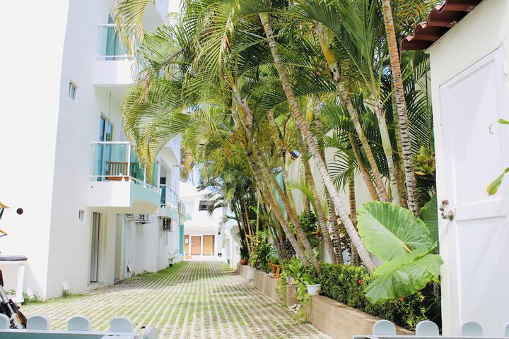 Hotel Exterior 73 of 75