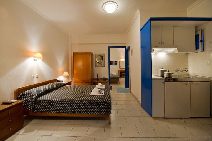 Room 14 of 37