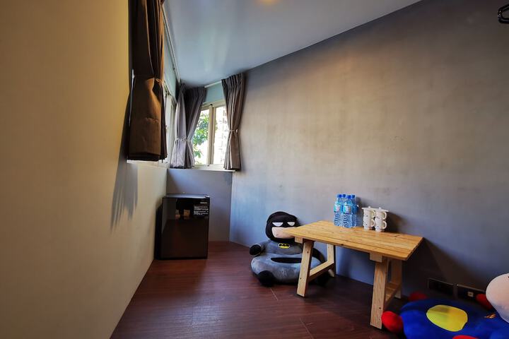 Room 7 of 74
