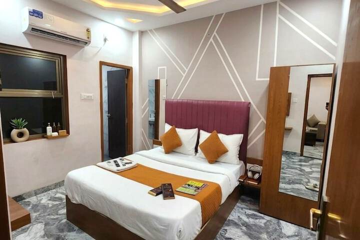 Room 8 of 20