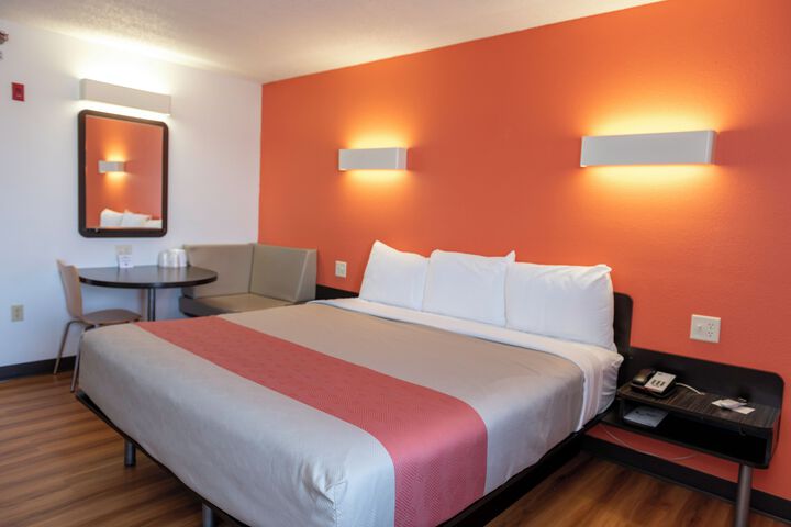 Room 5 of 36