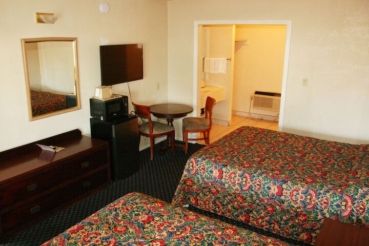 Room 4 of 19