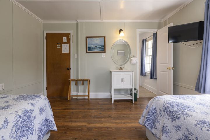 Room 98 of 309
