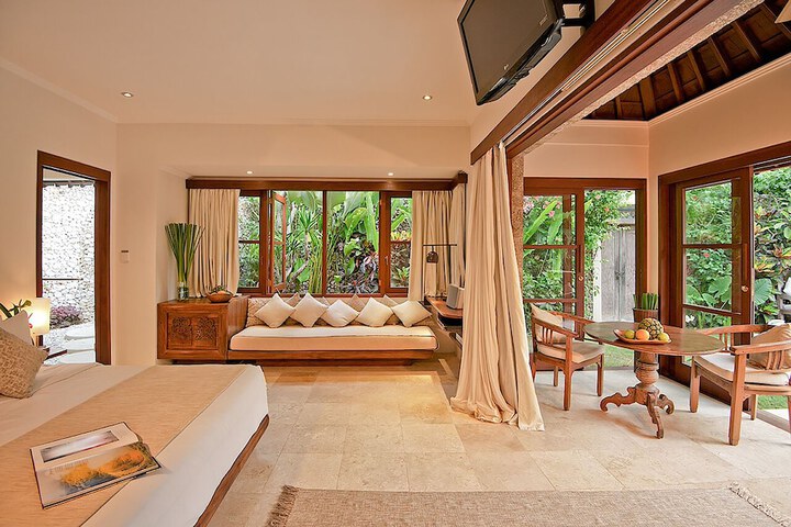 Room 3 of 164