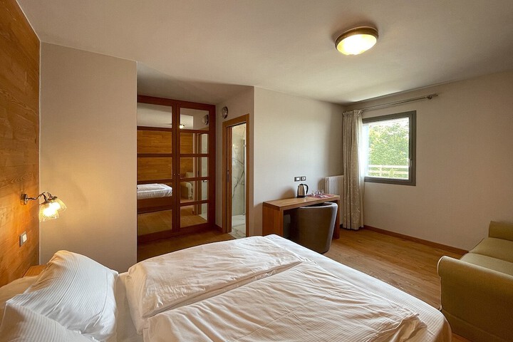 Room 13 of 29