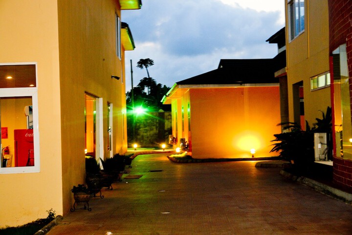 Hotel 70 of 71