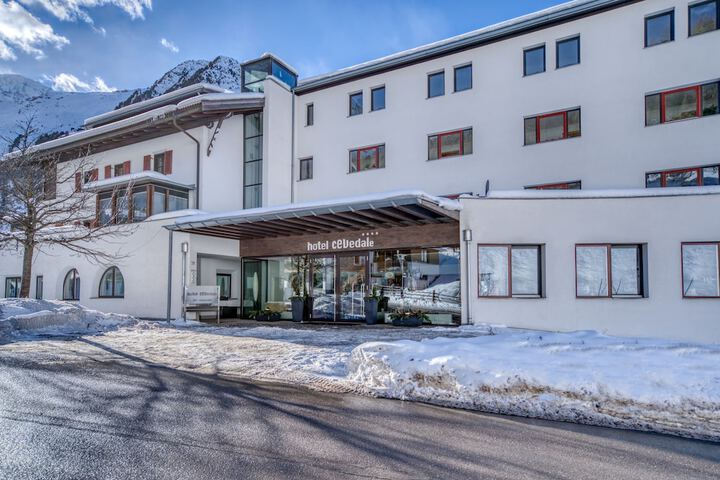 Hotel 2 of 116
