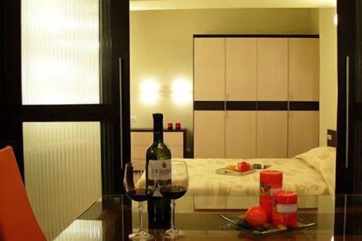 Room 4 of 11