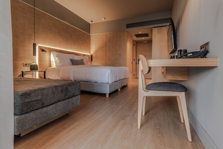 Room 28 of 82