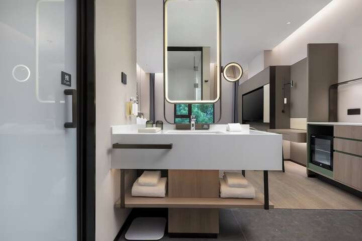 Room 52 of 88