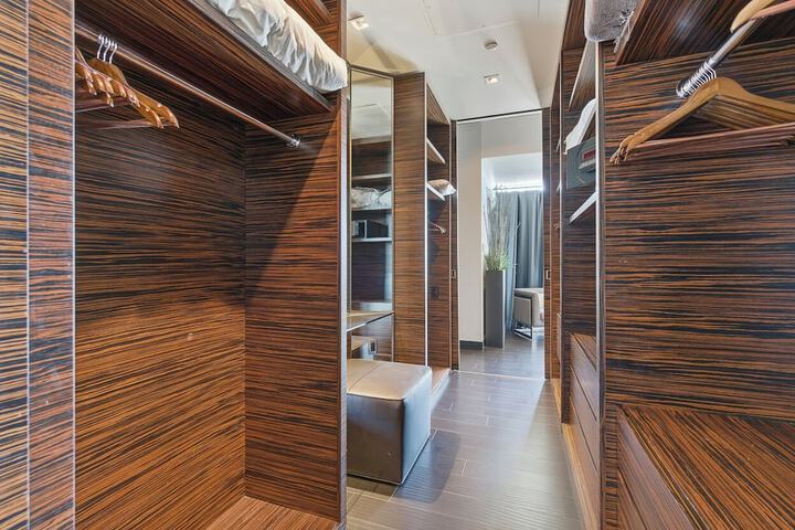 Room 16 of 218