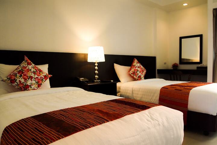 Room 6 of 45