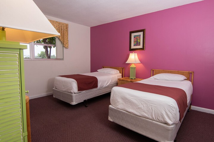 Room 7 of 90