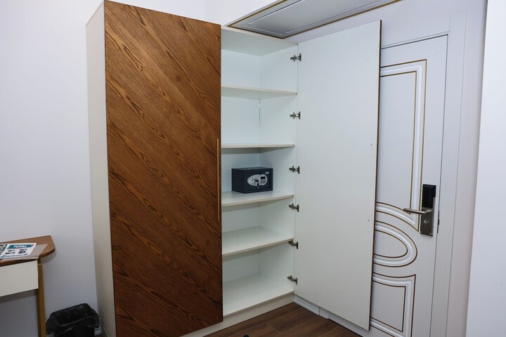 Room 11 of 133