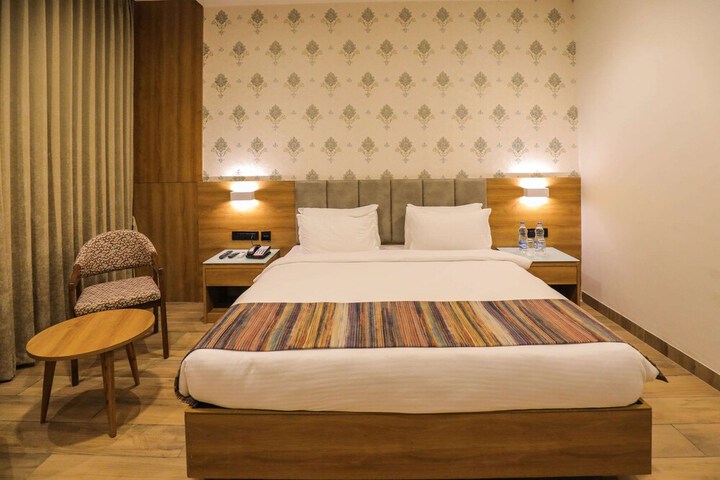 Room 3 of 11