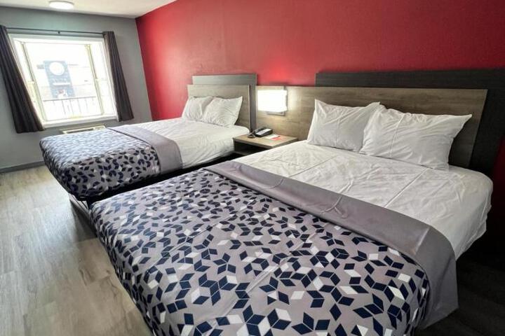 2 Queen Beds (3 of 28)