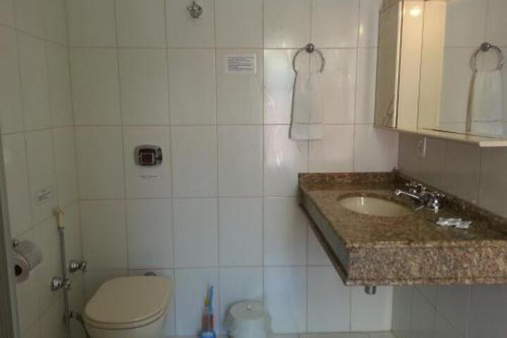 Room 4 of 5