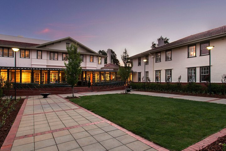 Hotel Exterior 62 of 66
