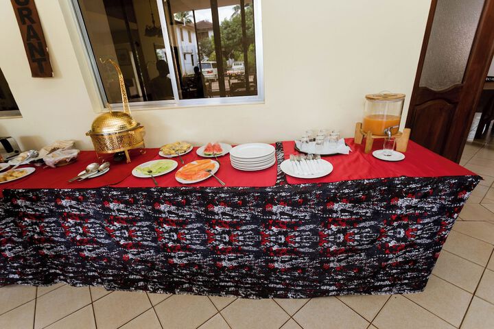 Dining 24 of 38