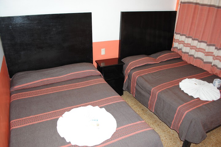 Room 9 of 26