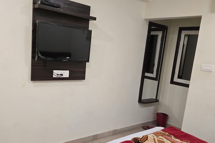 Room 12 of 17