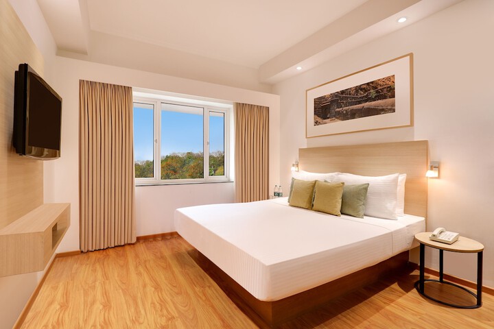 Room 10 of 40