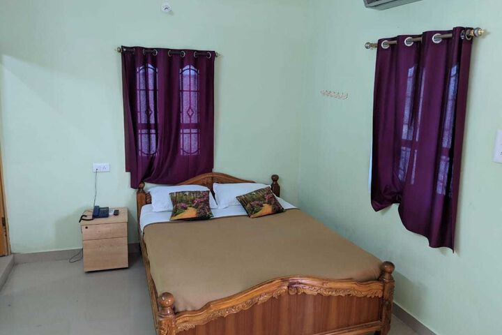 Room 15 of 18
