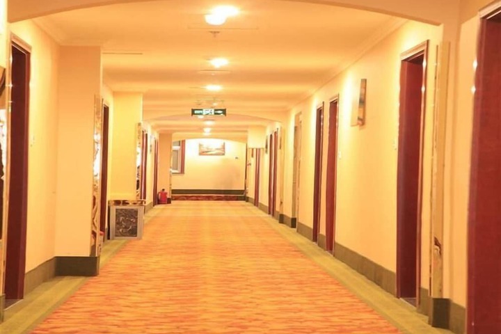 Ballroom/Hall 43 of 46