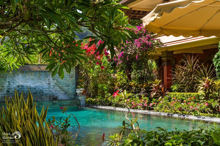 Pool Hotel