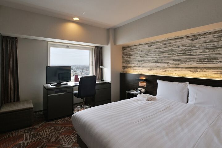 Room 7 of 92