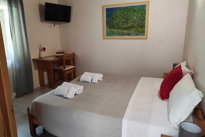 Room 10 of 67