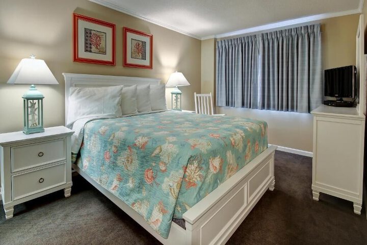 Standard 2 Queen Beds City View No Balcony (3 of 51)